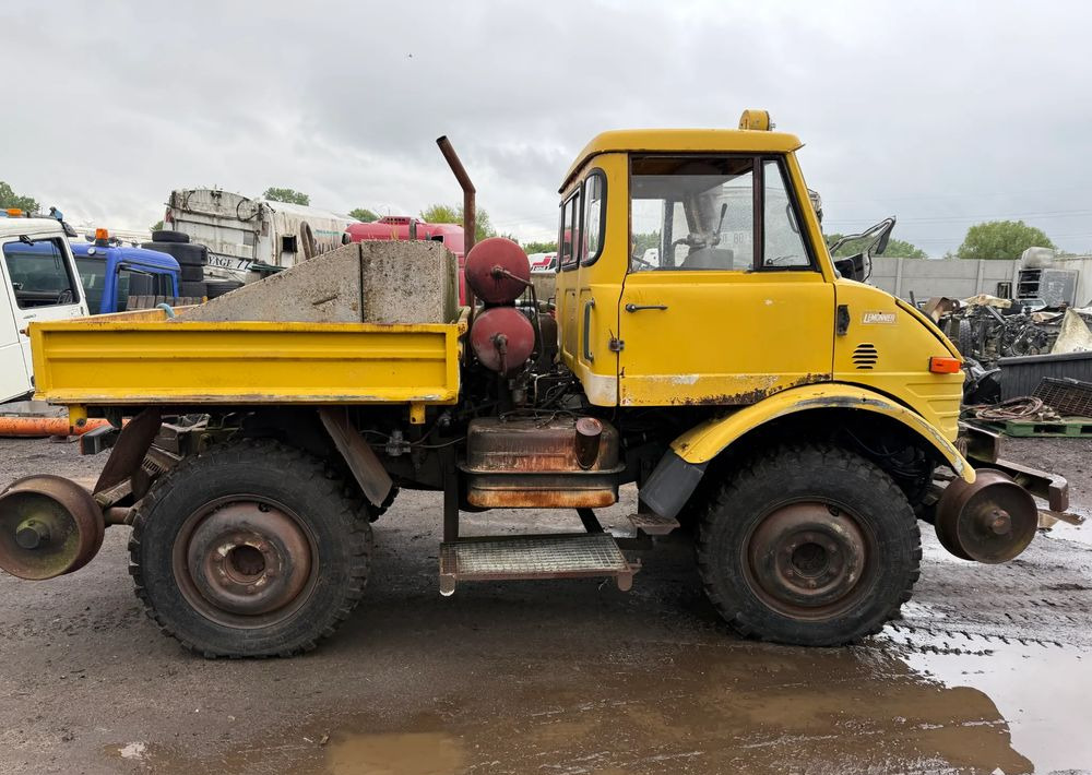 Mercedes-Benz UNIMOG 406B - Véhicule de voirie/ Spécial: photos 5 Mercedes-Benz UNIMOG 406B - Véhicule de voirie/ Spécial: photos 5