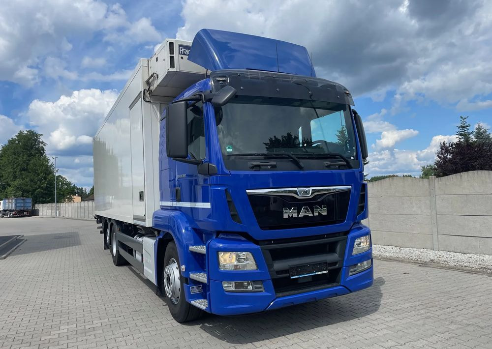 MAN TGS 26.360 CHŁODNIA 8,10m ( 20 europalet ) - Camion frigorifique: photos 3 MAN TGS 26.360 CHŁODNIA 8,10m ( 20 europalet ) - Camion frigorifique: photos 3
