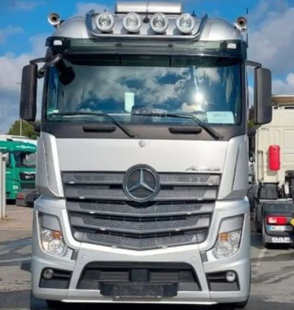 Mercedes-Benz ACTROS 2542 - Camion fourgon: photos 5 Mercedes-Benz ACTROS 2542 - Camion fourgon: photos 5