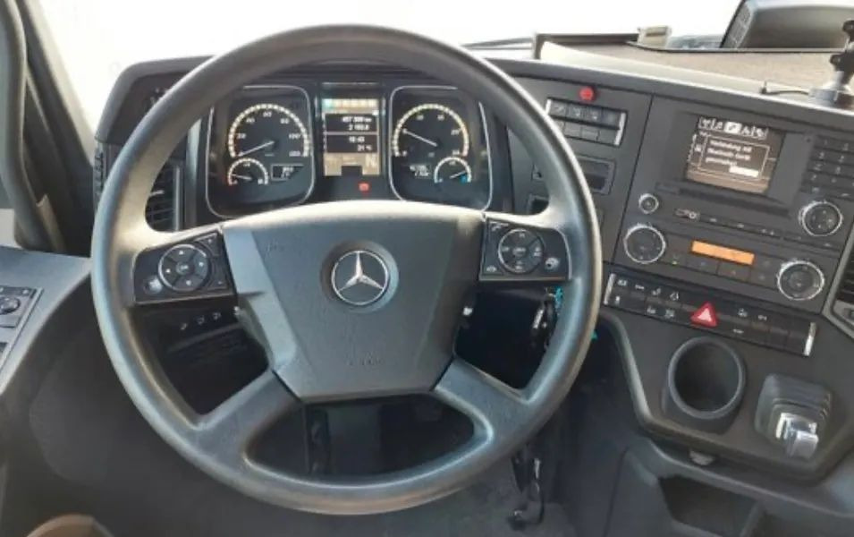 Mercedes-Benz ACTROS 2542 - Camion fourgon: photos 4 Mercedes-Benz ACTROS 2542 - Camion fourgon: photos 4