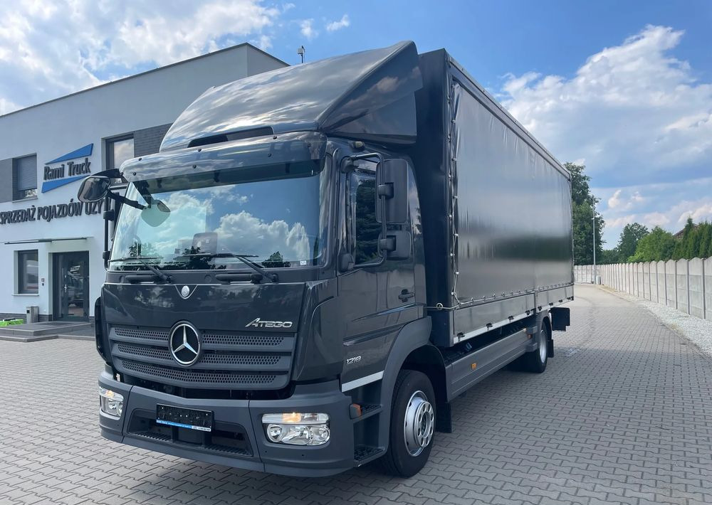 Mercedes-Benz ATEGO 1218 - Camion à rideaux coulissants: photos 1 Mercedes-Benz ATEGO 1218 - Camion à rideaux coulissants: photos 1