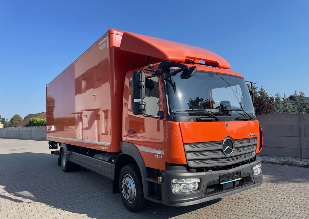 Mercedes-Benz ATEGO 1218 - Camion fourgon: photos 2 Mercedes-Benz ATEGO 1218 - Camion fourgon: photos 2