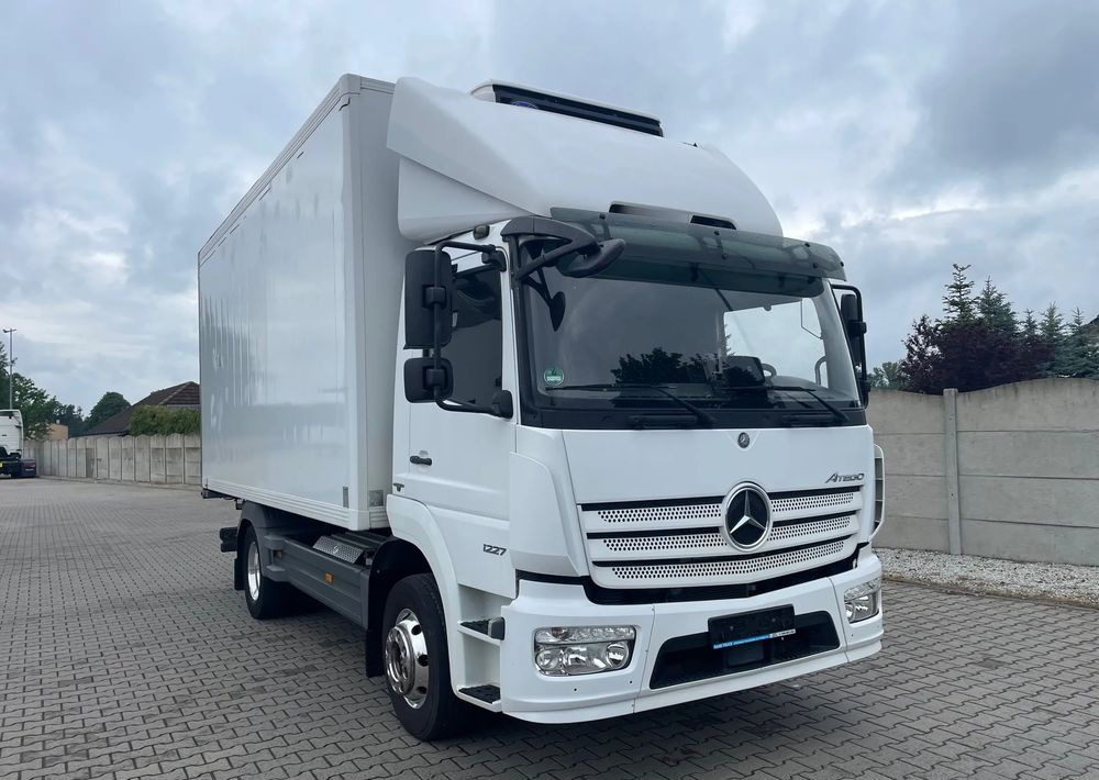 Mercedes-Benz ATEGO 1227 CHŁODNIA HAKOWA / HAKÓWKA - Camion frigorifique: photos 3 Mercedes-Benz ATEGO 1227 CHŁODNIA HAKOWA / HAKÓWKA - Camion frigorifique: photos 3