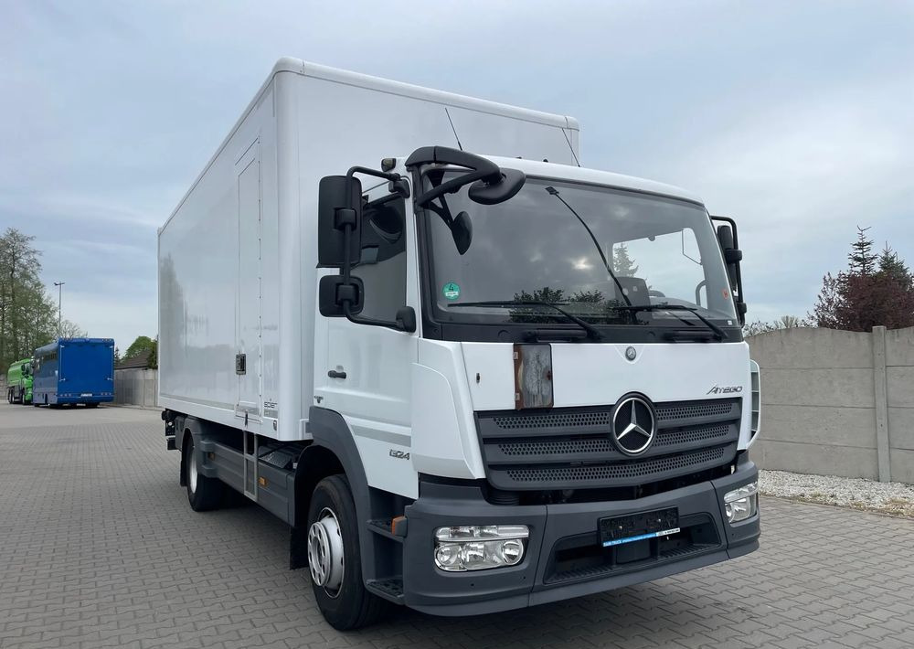 Mercedes-Benz ATEGO 1324, 15 EUROPALET, ŁADOWNOŚĆ 7,5 T - Camion fourgon: photos 3 Mercedes-Benz ATEGO 1324, 15 EUROPALET, ŁADOWNOŚĆ 7,5 T - Camion fourgon: photos 3