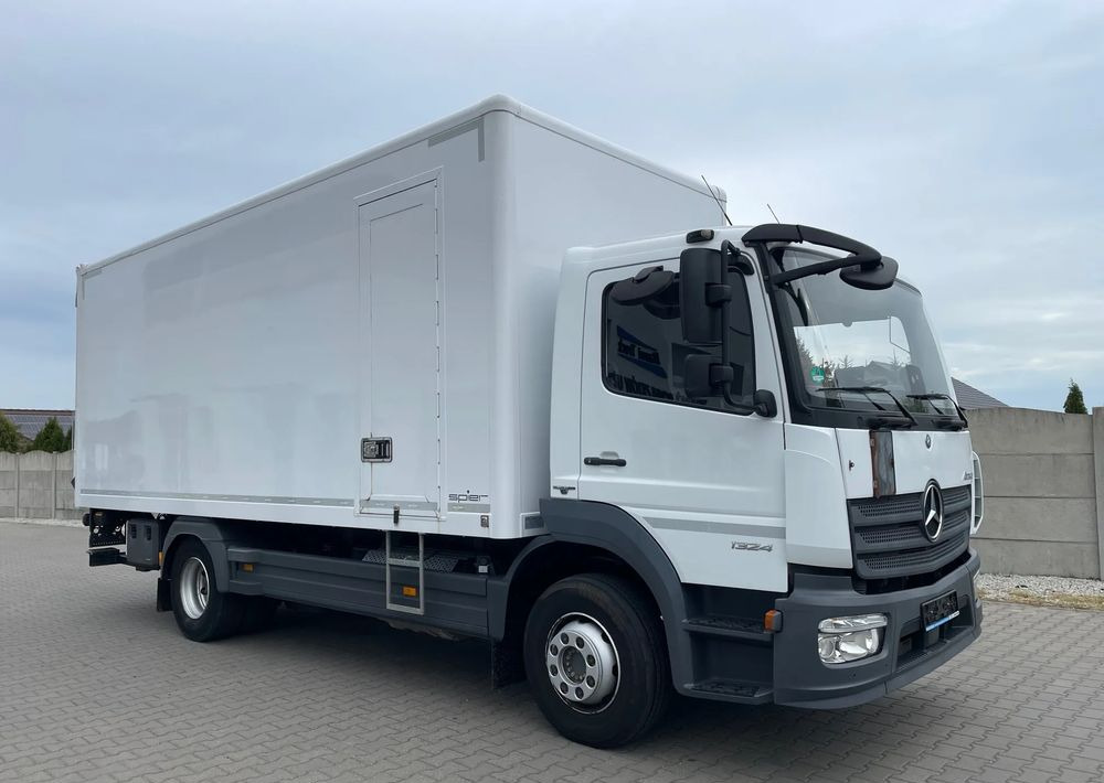 Mercedes-Benz ATEGO 1324, 15 EUROPALET, ŁADOWNOŚĆ 7,5 T - Camion fourgon: photos 2 Mercedes-Benz ATEGO 1324, 15 EUROPALET, ŁADOWNOŚĆ 7,5 T - Camion fourgon: photos 2
