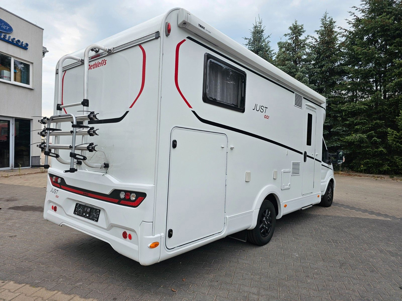 Dethleffs JUST GO T7055 EB Winter 4xBett Elektr.Hubbet - Camping-car profilé: photos 4 Dethleffs JUST GO T7055 EB Winter 4xBett Elektr.Hubbet - Camping-car profilé: photos 4