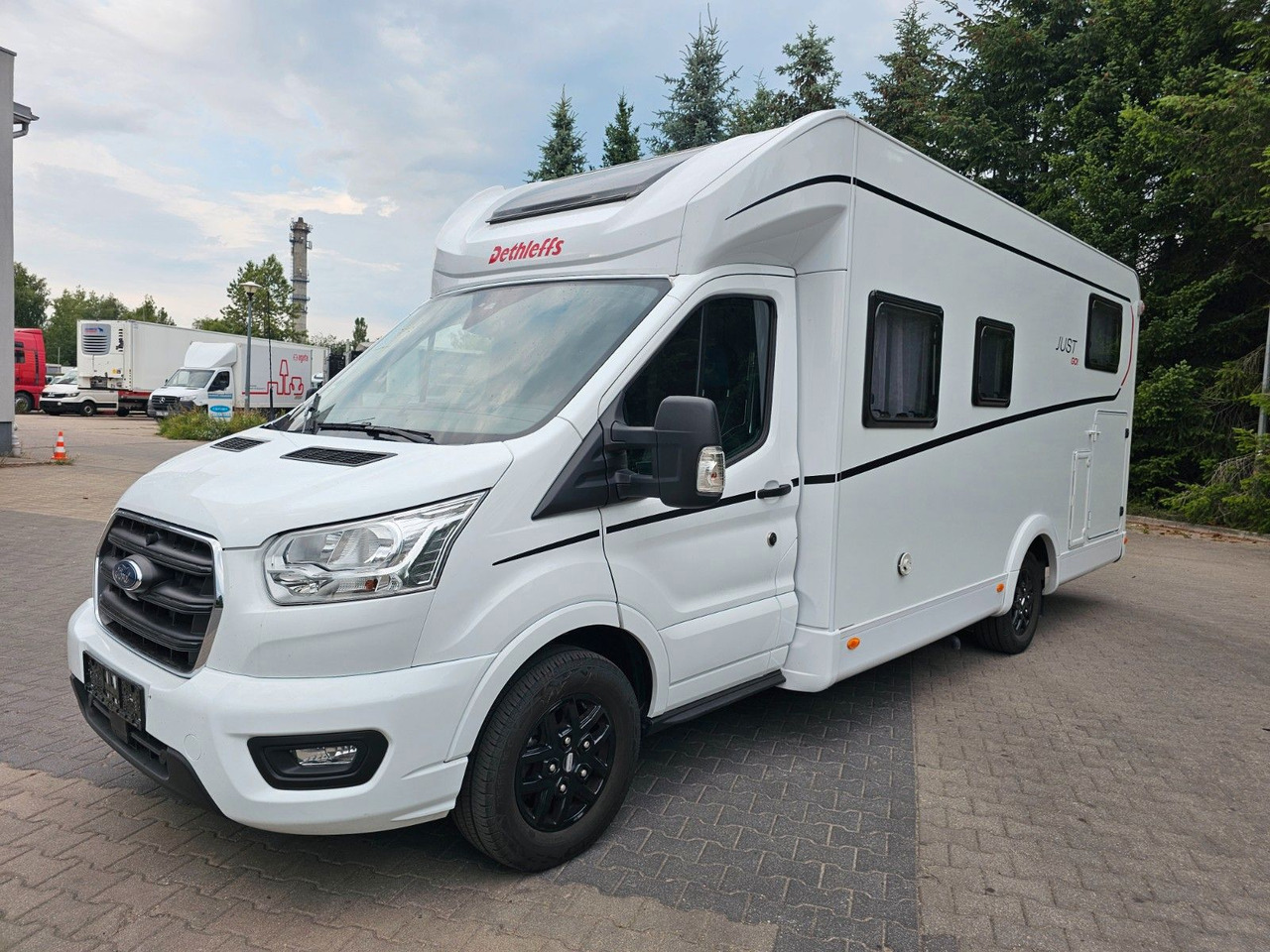Dethleffs JUST GO T7055 EB Winter 4xBett Elektr.Hubbet - Camping-car profilé: photos 2 Dethleffs JUST GO T7055 EB Winter 4xBett Elektr.Hubbet - Camping-car profilé: photos 2