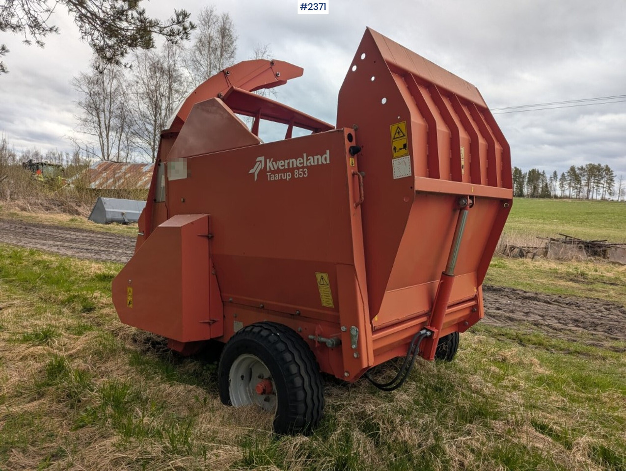 Bale cutter / Feed shredder Kverneland Taarup 853 - Matériel de fenaison: photos 4 Bale cutter / Feed shredder Kverneland Taarup 853 - Matériel de fenaison: photos 4