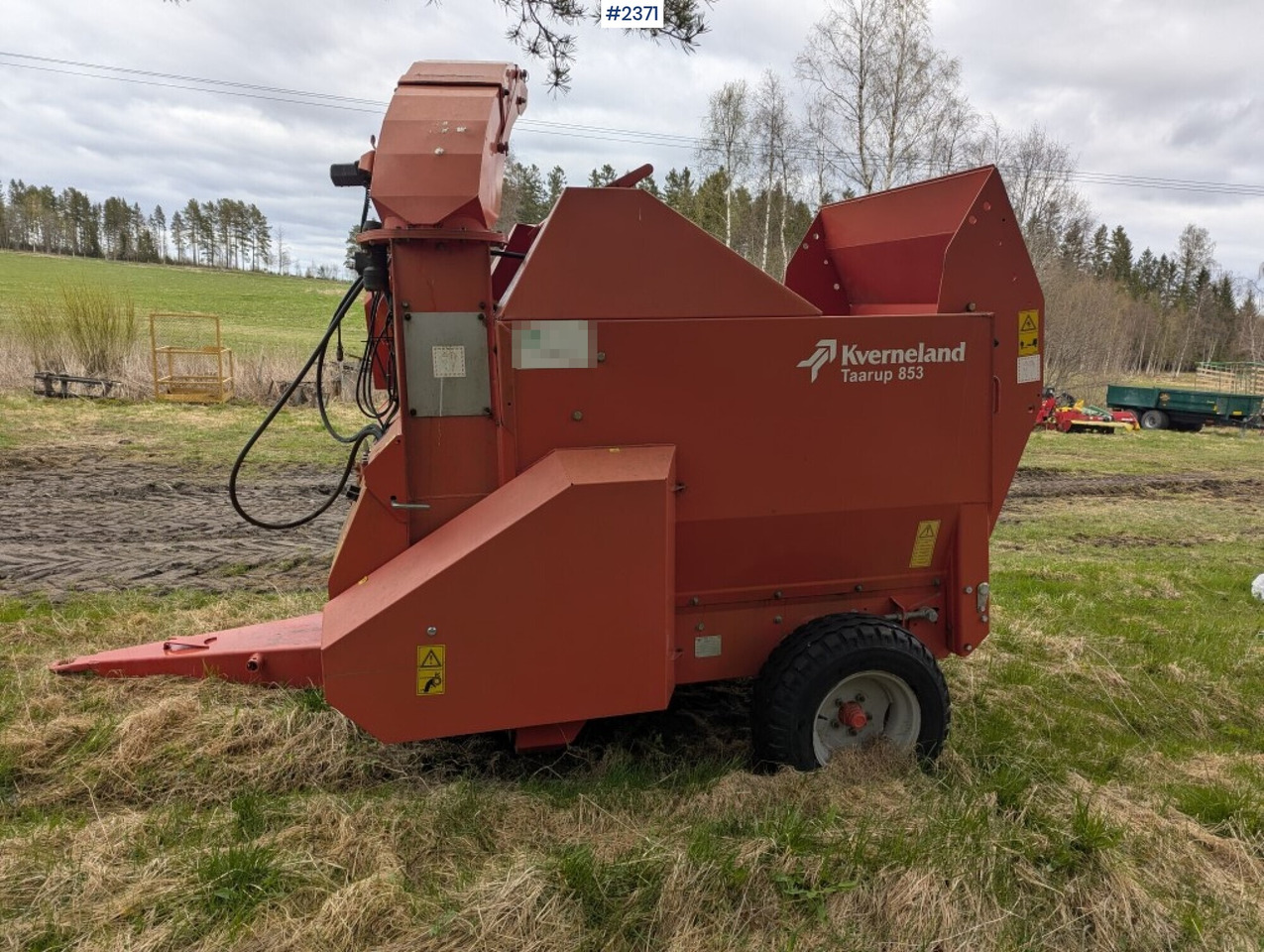 Bale cutter / Feed shredder Kverneland Taarup 853 - Matériel de fenaison: photos 3 Bale cutter / Feed shredder Kverneland Taarup 853 - Matériel de fenaison: photos 3