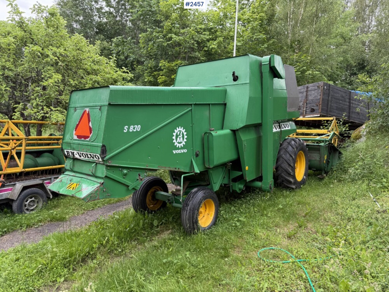 Combine harvester Volvo BM S830 with 2 cutting tables - Moissonneuse-batteuse: photos 5 Combine harvester Volvo BM S830 with 2 cutting tables - Moissonneuse-batteuse: photos 5