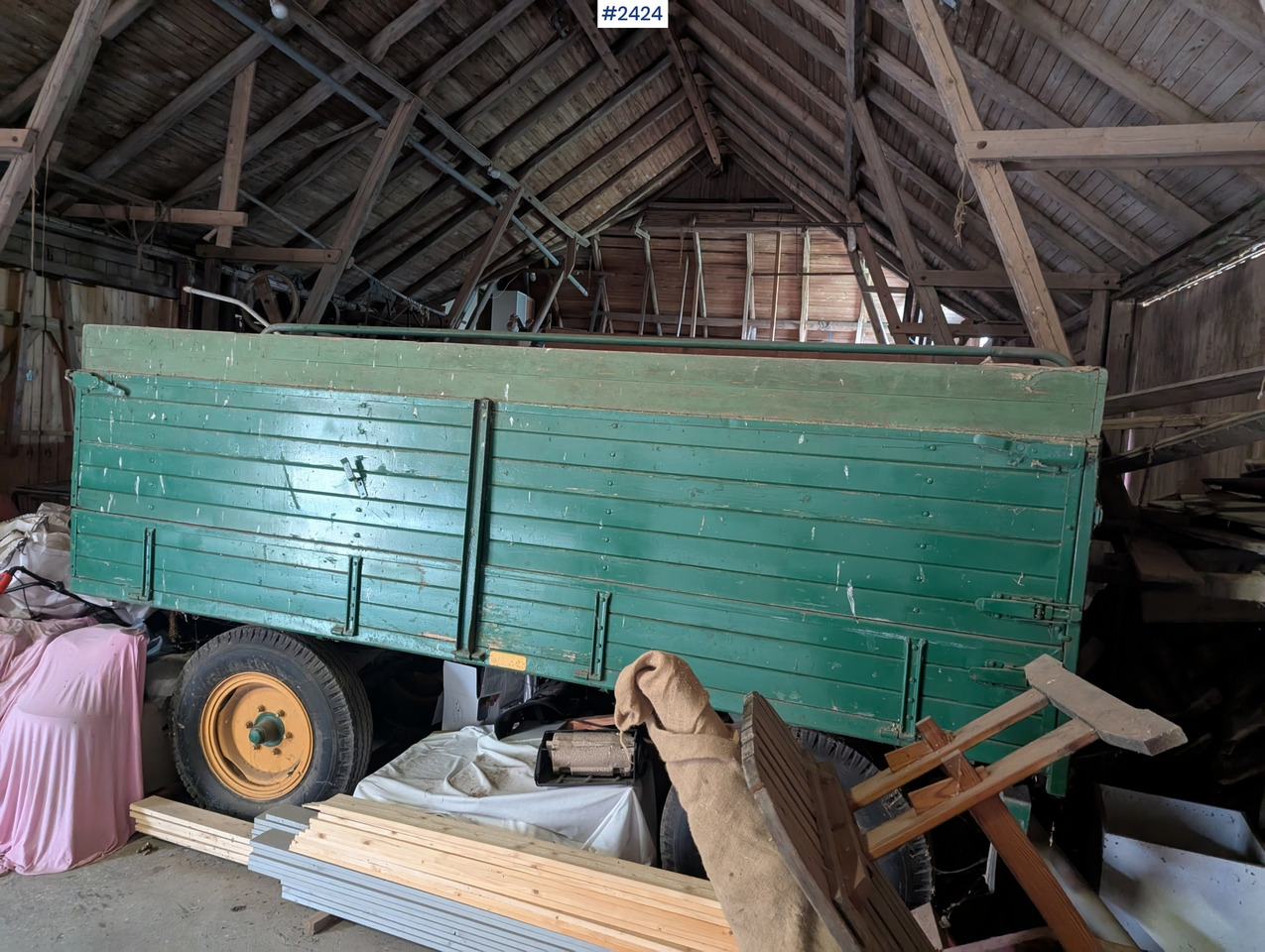 Grain wagon SLMA 6,5 tonnes with tipper - Benne agricole: photos 3 Grain wagon SLMA 6,5 tonnes with tipper - Benne agricole: photos 3