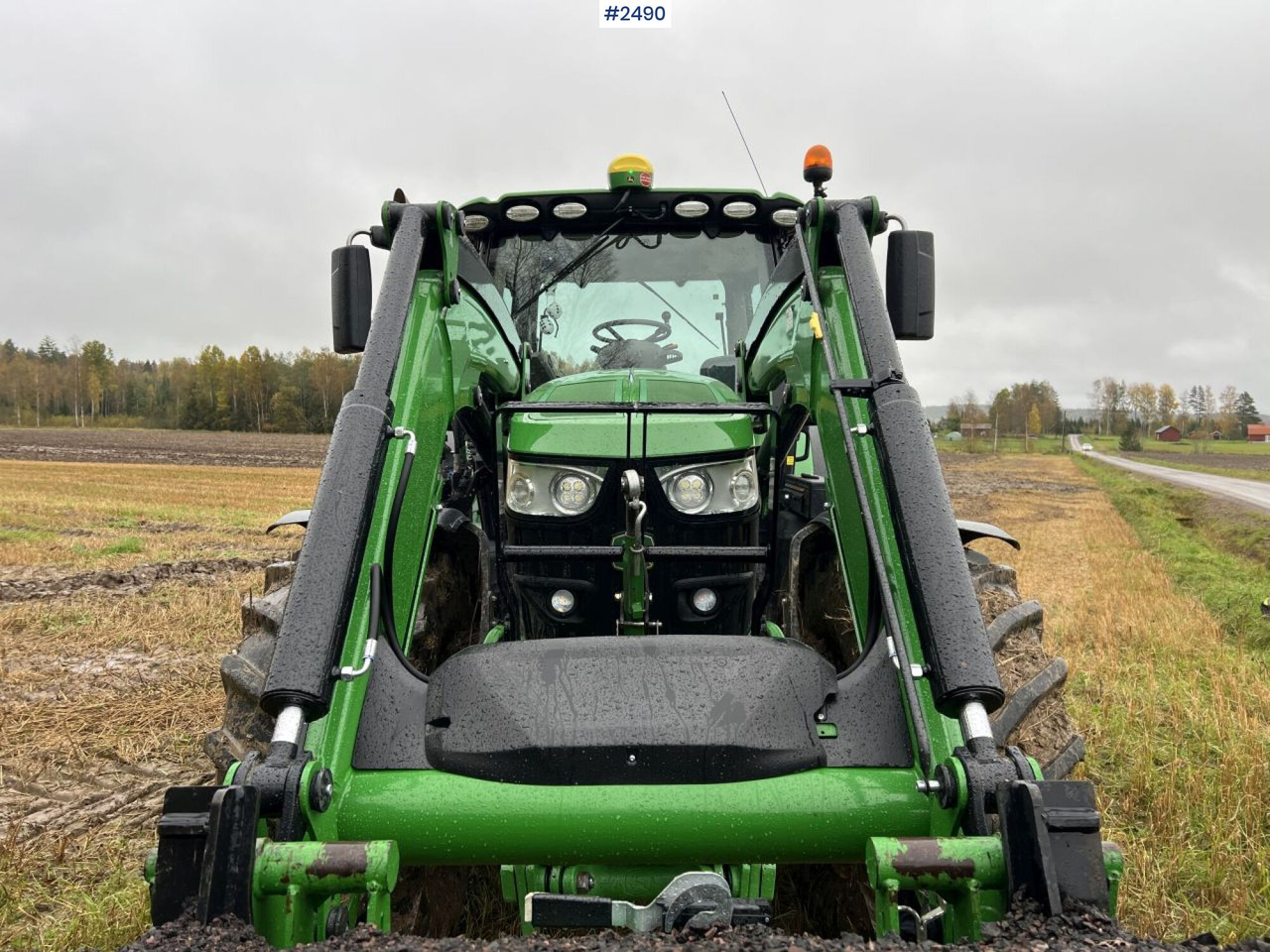 JOHN DEERE 6155R Agricultural tractor - Tracteur agricole: photos 4 JOHN DEERE 6155R Agricultural tractor - Tracteur agricole: photos 4