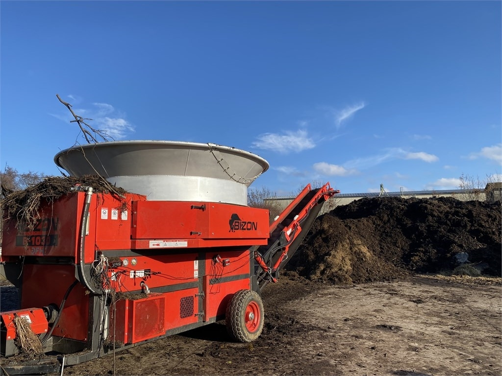 Bizon B-1030 Kompost Schredder Biomasse Mist Compost shr - Pailleuse: photos 1 Bizon B-1030 Kompost Schredder Biomasse Mist Compost shr - Pailleuse: photos 1
