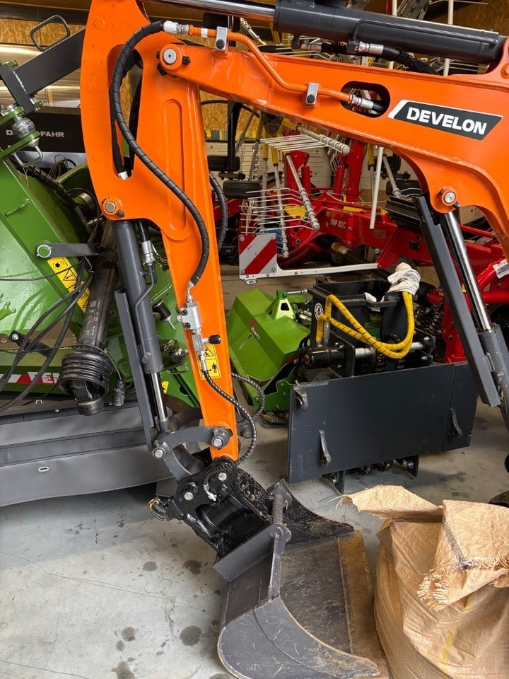 Develon DX 19 Z-7 - Mini pelle: photos 3 Develon DX 19 Z-7 - Mini pelle: photos 3