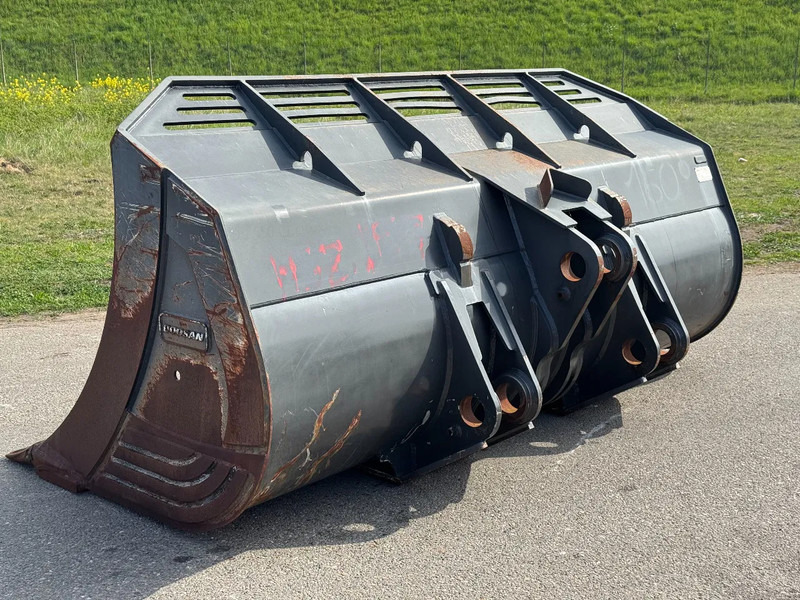 Doosan 230104-01475 DL 550-3 Rock Bucket - Godet pour pelle pour Engins de chantier: photos 2 Doosan 230104-01475 DL 550-3 Rock Bucket - Godet pour pelle pour Engins de chantier: photos 2