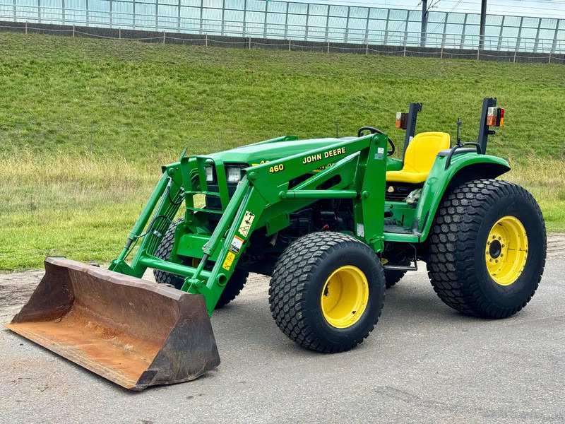 John Deere 4600 compact met voorlader 4X4 hydrostaat GEEN BTW 4600 - Tracteur agricole: photos 4 John Deere 4600 compact met voorlader 4X4 hydrostaat GEEN BTW 4600 - Tracteur agricole: photos 4