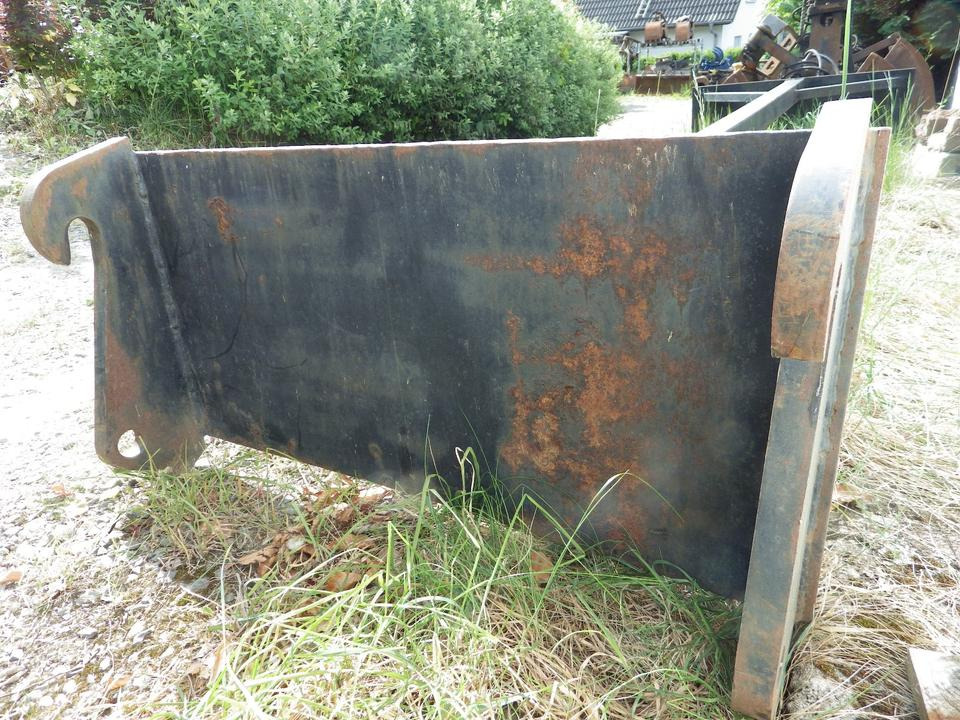 Silokamm  Kornschieber Verlängerung an  Volvo L30 / Cat 906 908 - Matériel d'ensilage: photos 2 Silokamm  Kornschieber Verlängerung an  Volvo L30 / Cat 906 908 - Matériel d'ensilage: photos 2