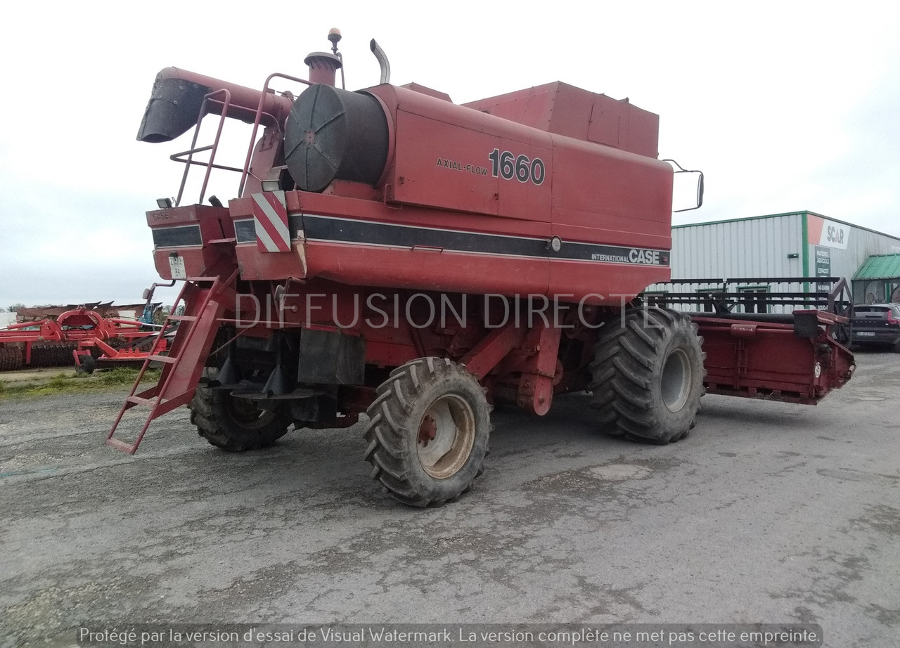 CASE MOISSONNEUSE AXIAL 1660 - Moissonneuse-batteuse: photos 2 CASE MOISSONNEUSE AXIAL 1660 - Moissonneuse-batteuse: photos 2