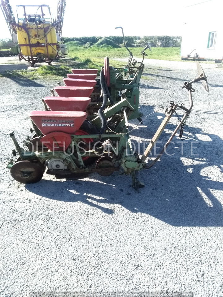 NODET SEMOIR MONOGRAINE PN II - Semoir monograine: photos 4 NODET SEMOIR MONOGRAINE PN II - Semoir monograine: photos 4