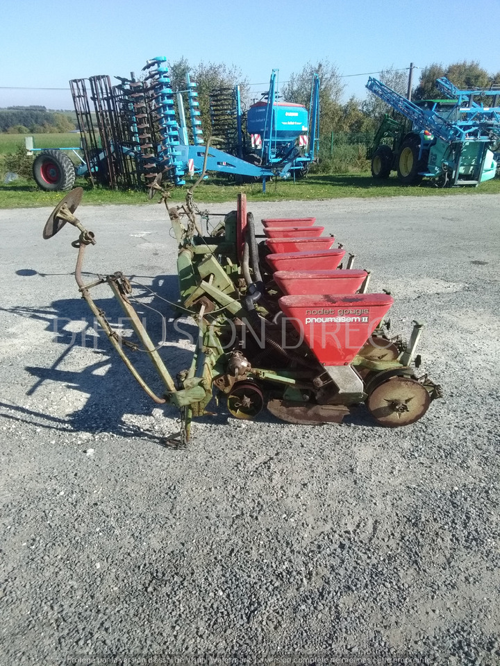 NODET SEMOIR MONOGRAINE PN II - Semoir monograine: photos 3 NODET SEMOIR MONOGRAINE PN II - Semoir monograine: photos 3