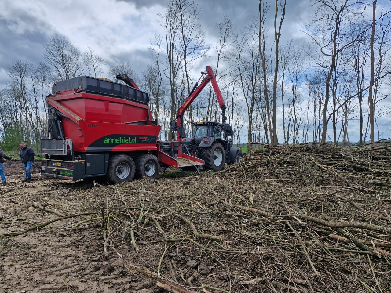 UFKES Greentec 962 Tracked Chipper - Broyeur de végétaux: photos 2 UFKES Greentec 962 Tracked Chipper - Broyeur de végétaux: photos 2