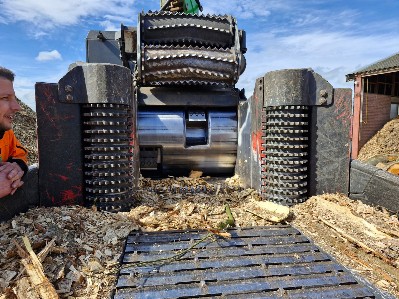 UFKES Greentec 962 Tracked Chipper - Broyeur de végétaux: photos 5 UFKES Greentec 962 Tracked Chipper - Broyeur de végétaux: photos 5