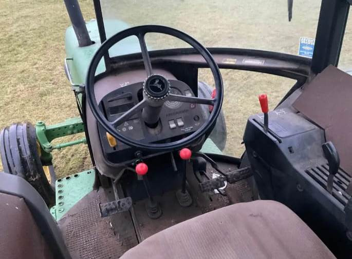 1988 John Deere 2650 2wd tractor - Tracteur agricole: photos 3 1988 John Deere 2650 2wd tractor - Tracteur agricole: photos 3