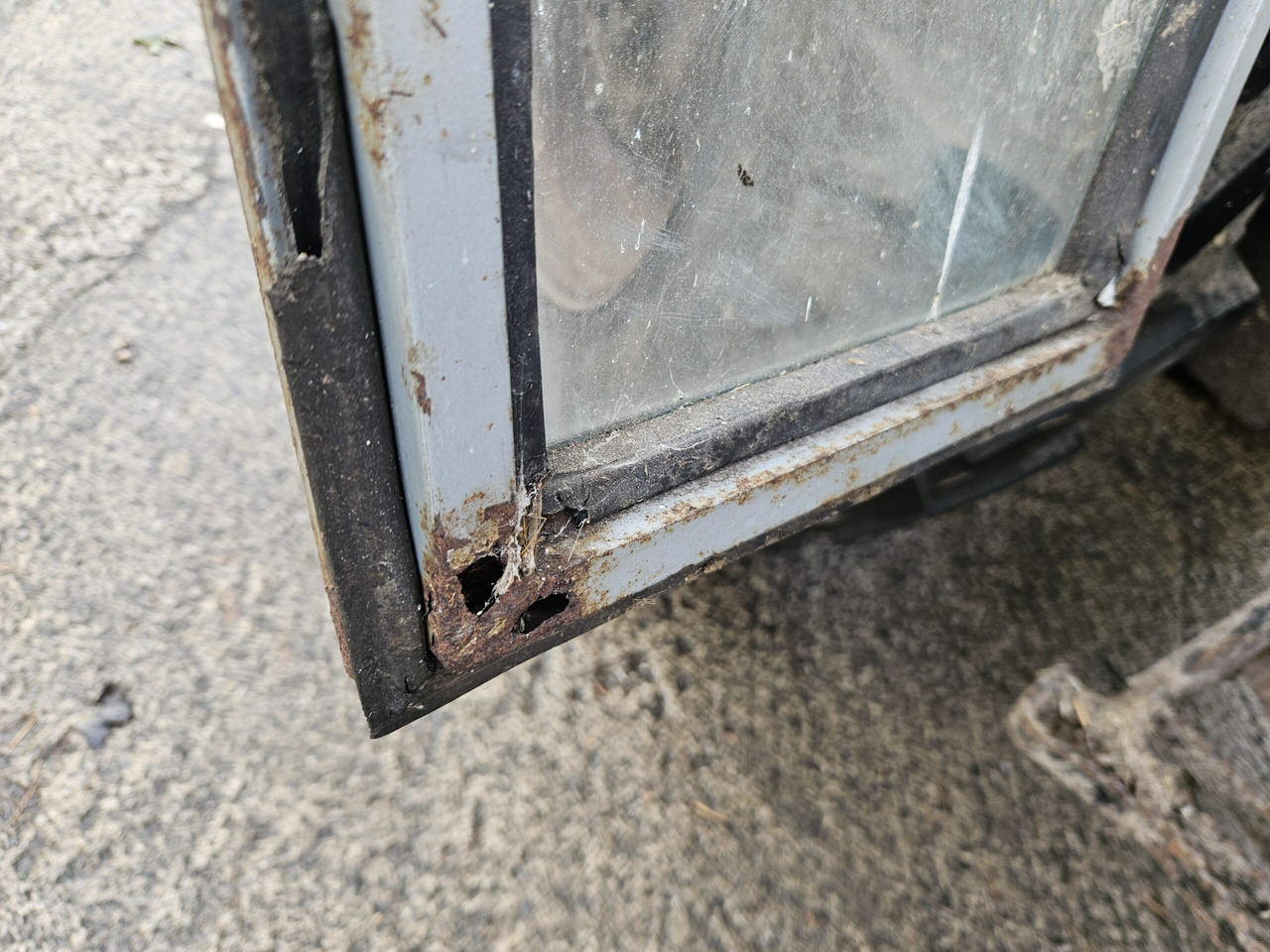 Tracteur agricole 1992 MF 390 2wd, 12/12, showing 3316 Hours: photos 8 Tracteur agricole 1992 MF 390 2wd, 12/12, showing 3316 Hours: photos 8