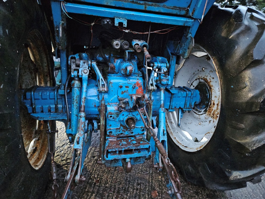 Ford 7700 2wd Tractor - Tracteur agricole: photos 4 Ford 7700 2wd Tractor - Tracteur agricole: photos 4