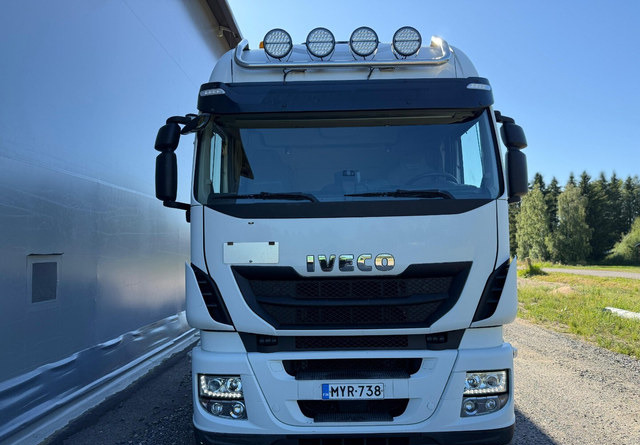 IvecoStralis 440 6x2 - Tracteur routier: photos 3 IvecoStralis 440 6x2 - Tracteur routier: photos 3