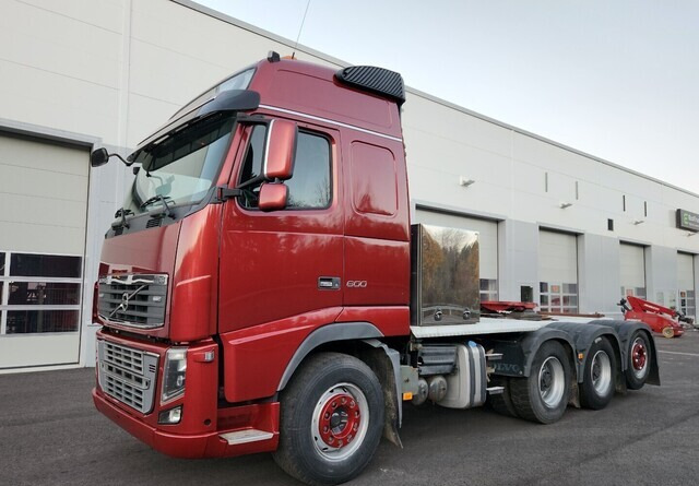 Volvo FH16 600 8x4 - Tracteur routier: photos 1 Volvo FH16 600 8x4 - Tracteur routier: photos 1