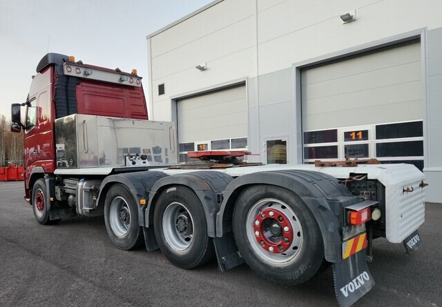 Volvo FH16 600 8x4 - Tracteur routier: photos 3 Volvo FH16 600 8x4 - Tracteur routier: photos 3