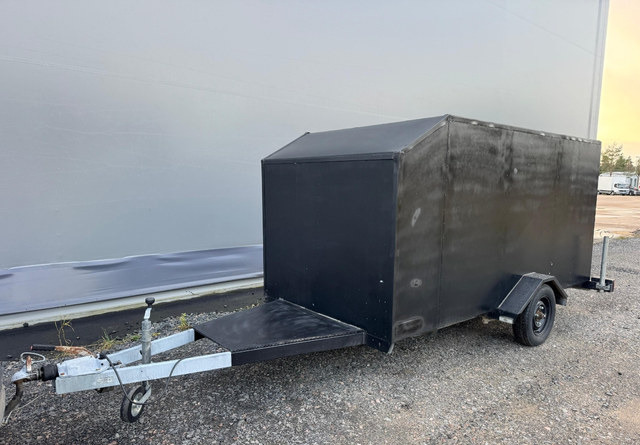 Umpiperäkärry - Remorque voiture: photos 1 Umpiperäkärry - Remorque voiture: photos 1