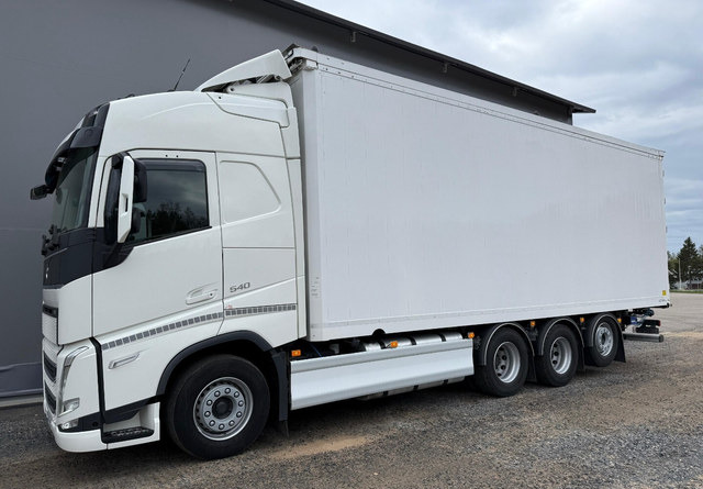Volvo FH 540 8x4 66m3 - Camion fourgon: photos 2 Volvo FH 540 8x4 66m3 - Camion fourgon: photos 2