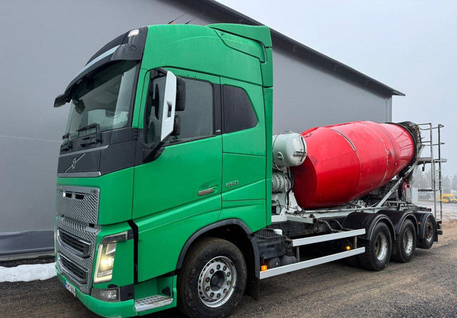 VolvoFH16 650 8x4 - Camion malaxeur: photos 2 VolvoFH16 650 8x4 - Camion malaxeur: photos 2