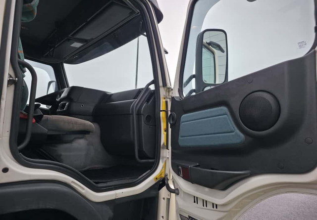 Camion plateau VolvoFM420 6x2 Avolava: photos 18 Camion plateau VolvoFM420 6x2 Avolava: photos 18