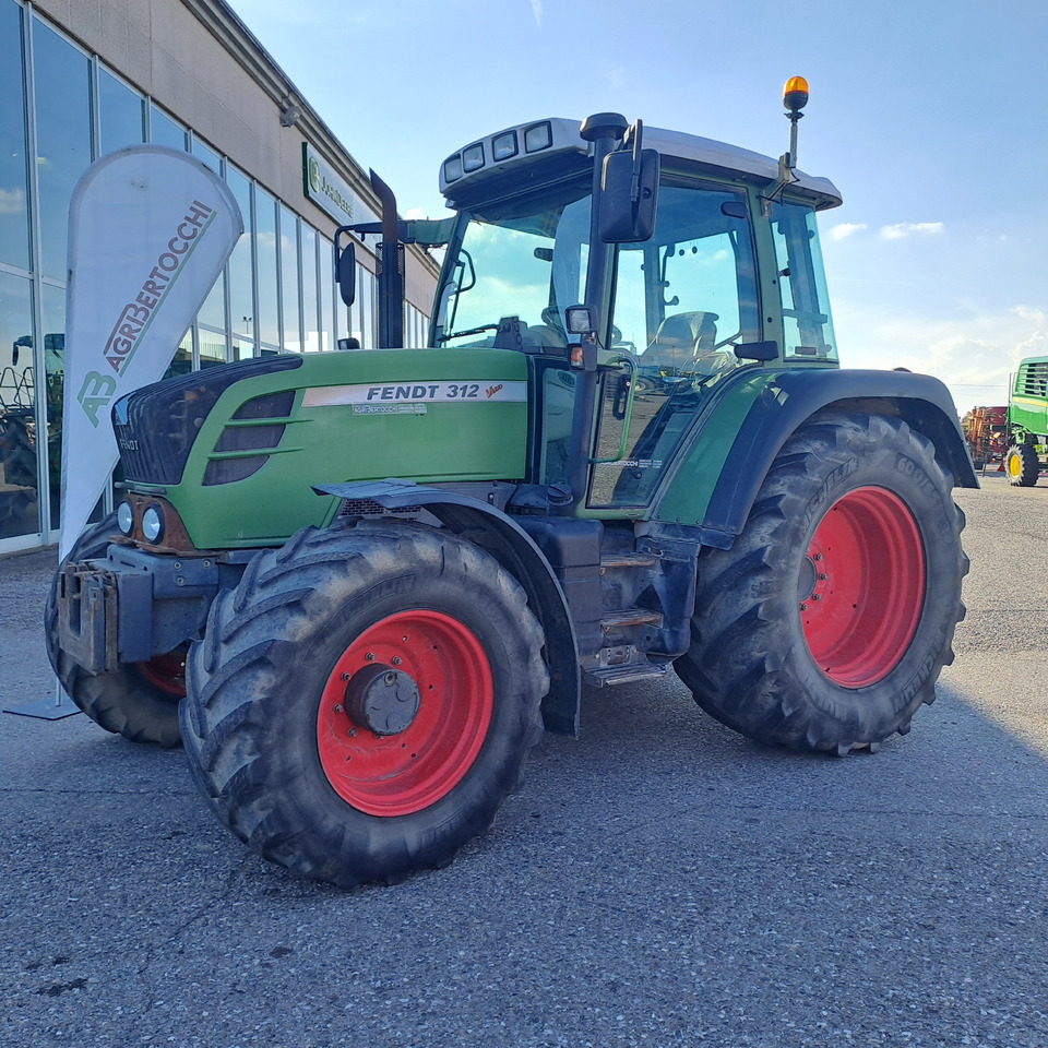 FENDT 312 VARIO - Tracteur agricole: photos 1 FENDT 312 VARIO - Tracteur agricole: photos 1