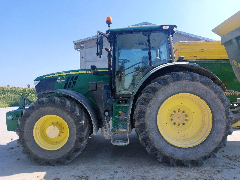 JOHN DEERE 6215R - Tracteur agricole: photos 2 JOHN DEERE 6215R - Tracteur agricole: photos 2