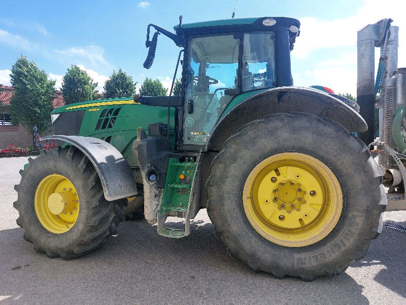 JOHN DEERE 6215R - Tracteur agricole: photos 1 JOHN DEERE 6215R - Tracteur agricole: photos 1
