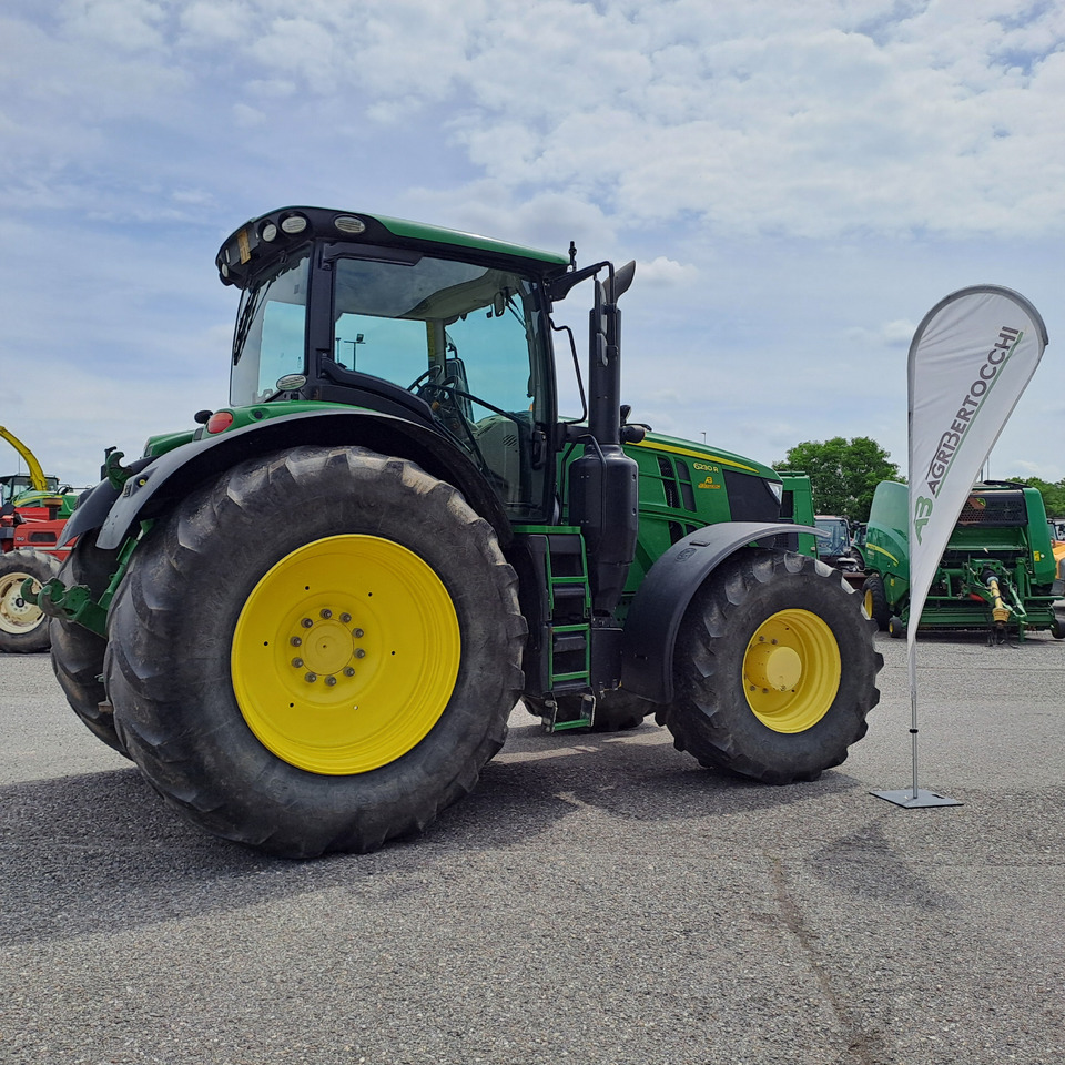 JOHN DEERE 6230R - Tracteur agricole: photos 2 JOHN DEERE 6230R - Tracteur agricole: photos 2