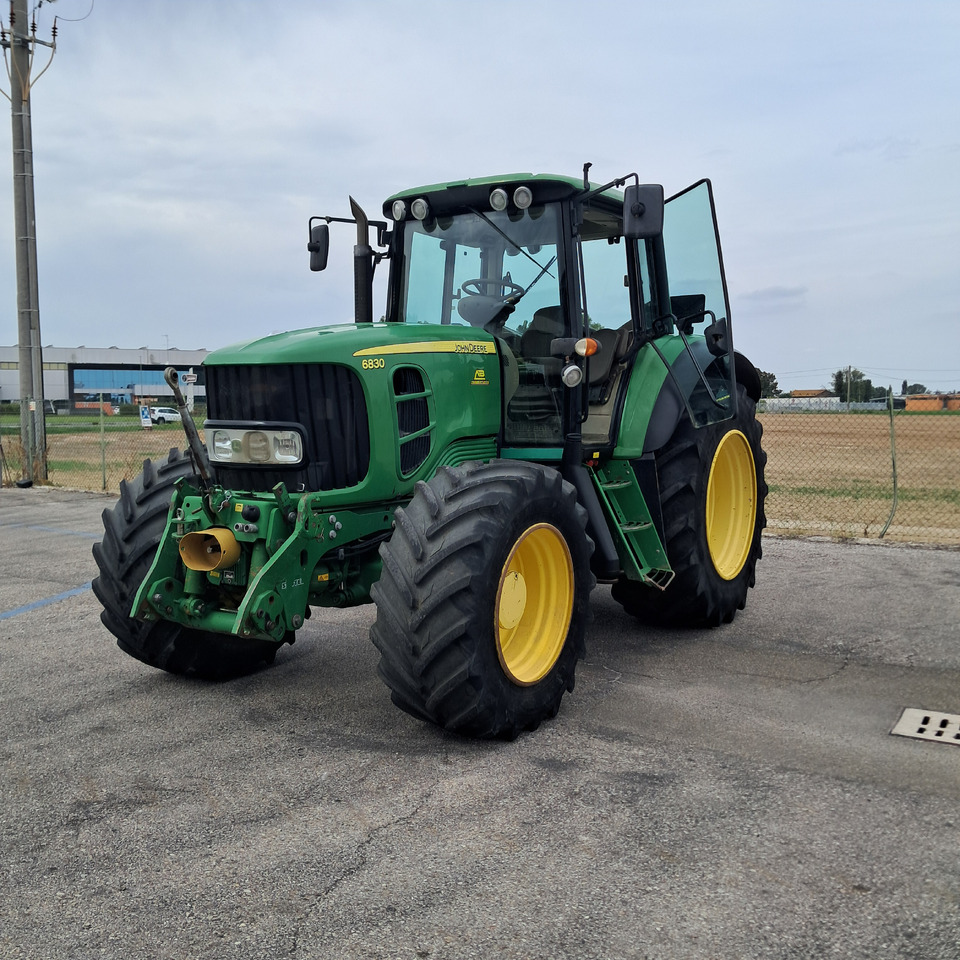 JOHN DEERE 6830 Premium - Tracteur agricole: photos 1 JOHN DEERE 6830 Premium - Tracteur agricole: photos 1