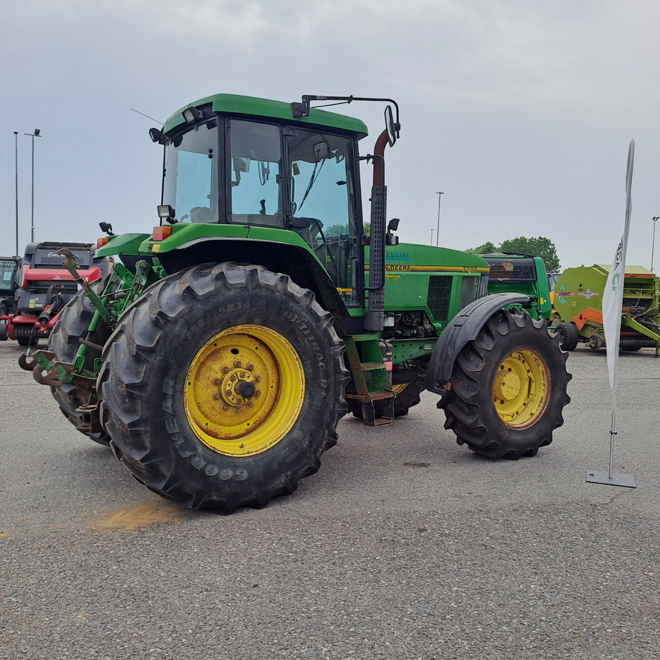 JOHN DEERE 7700 - Tracteur agricole: photos 2 JOHN DEERE 7700 - Tracteur agricole: photos 2