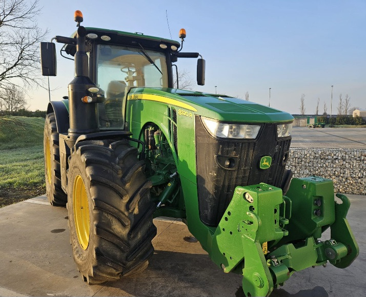 JOHN DEERE 8320R - Tracteur agricole: photos 3 JOHN DEERE 8320R - Tracteur agricole: photos 3