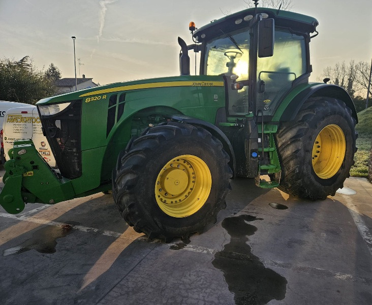 JOHN DEERE 8320R - Tracteur agricole: photos 1 JOHN DEERE 8320R - Tracteur agricole: photos 1