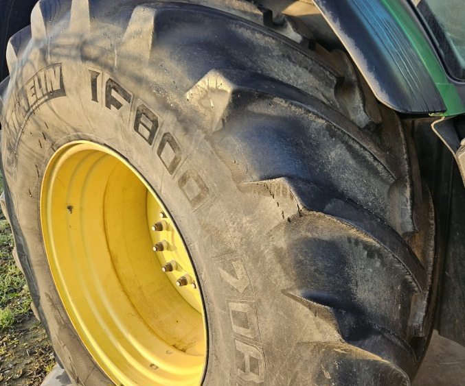 JOHN DEERE 8320R - Tracteur agricole: photos 4 JOHN DEERE 8320R - Tracteur agricole: photos 4