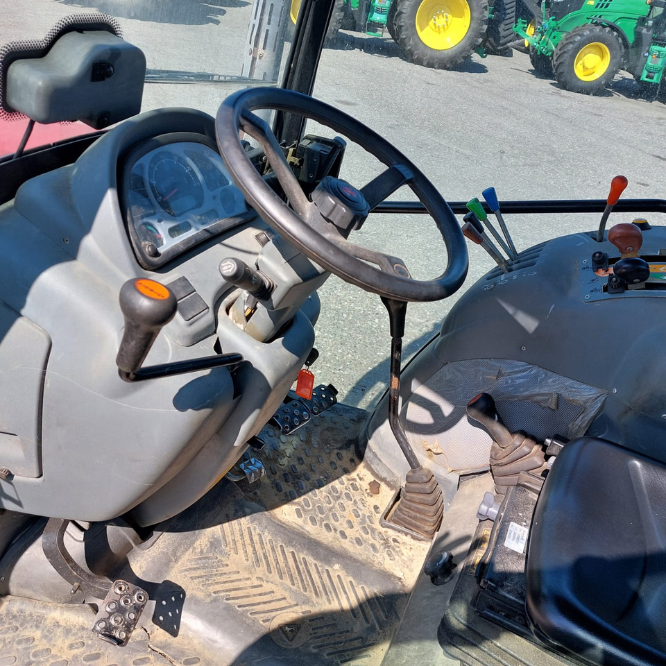 MASSEY FERGUSON 2430 ST - Tracteur agricole: photos 1 MASSEY FERGUSON 2430 ST - Tracteur agricole: photos 1
