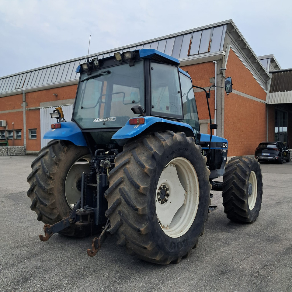 NEW HOLLAND 8340 - Tracteur agricole: photos 3 NEW HOLLAND 8340 - Tracteur agricole: photos 3