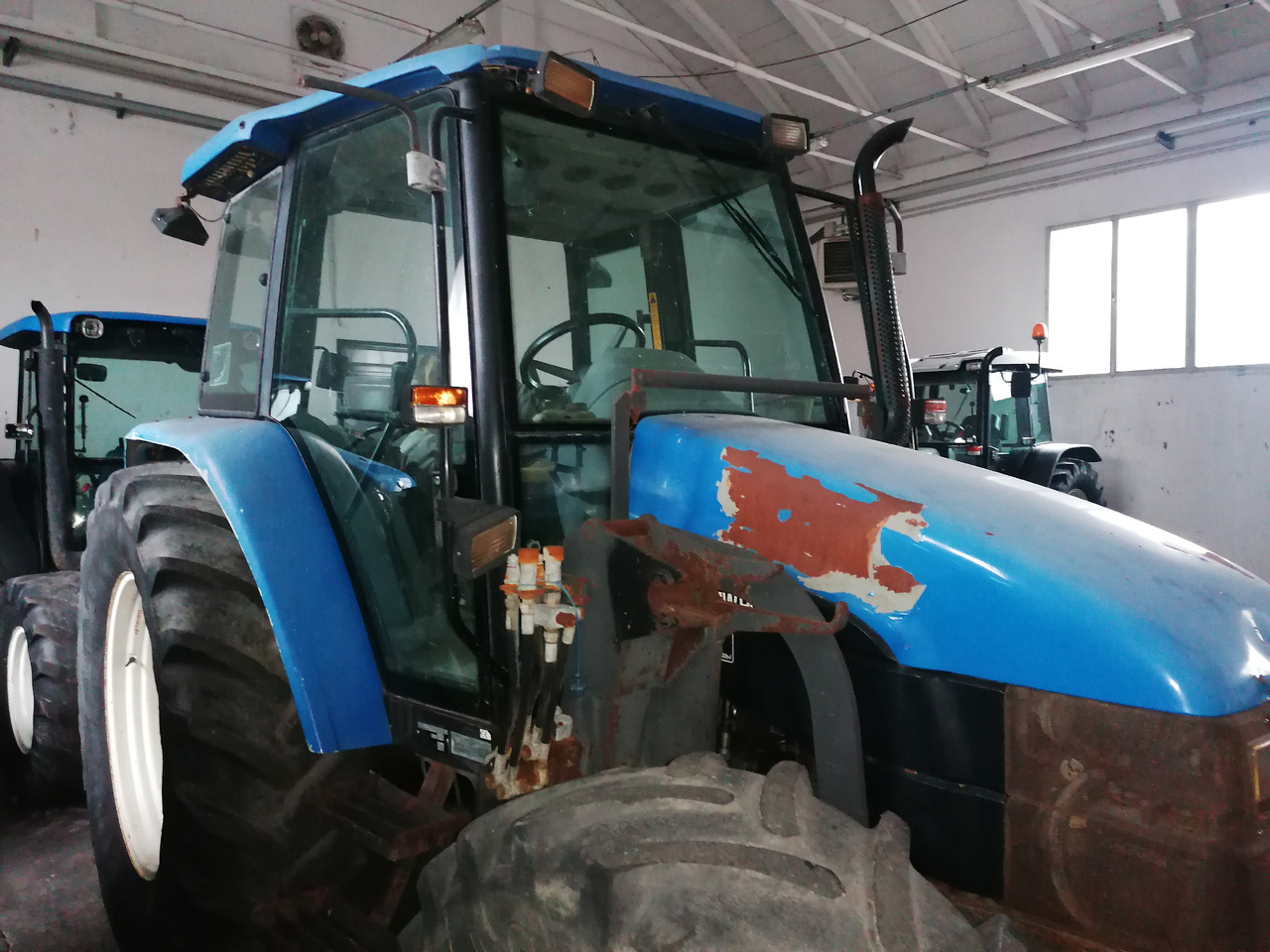 NEW HOLLAND TL 90 - Tracteur agricole: photos 1 NEW HOLLAND TL 90 - Tracteur agricole: photos 1