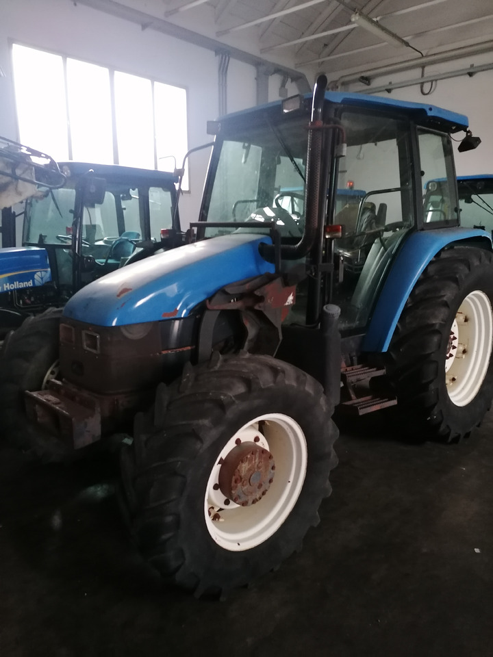 NEW HOLLAND TL 90 - Tracteur agricole: photos 2 NEW HOLLAND TL 90 - Tracteur agricole: photos 2