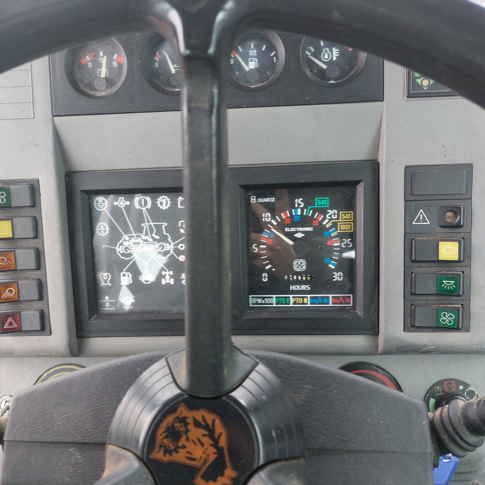 SAME TITAN 145 - Tracteur agricole: photos 2 SAME TITAN 145 - Tracteur agricole: photos 2